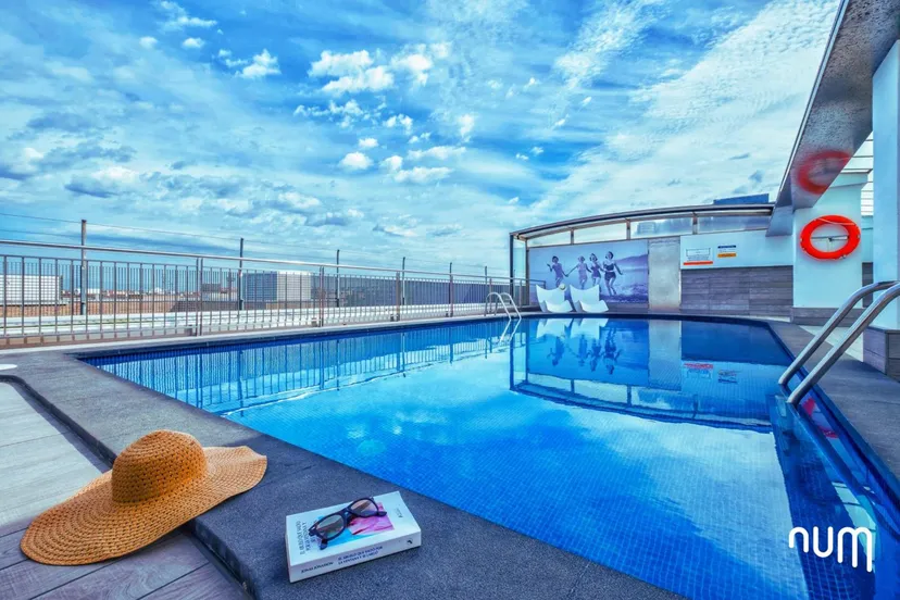 Num Hotel